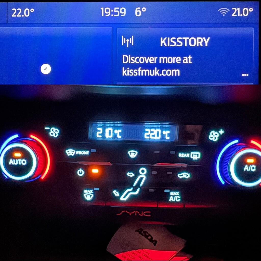 Temperature on screen changing opposide sides. UK Car - CyanLabs